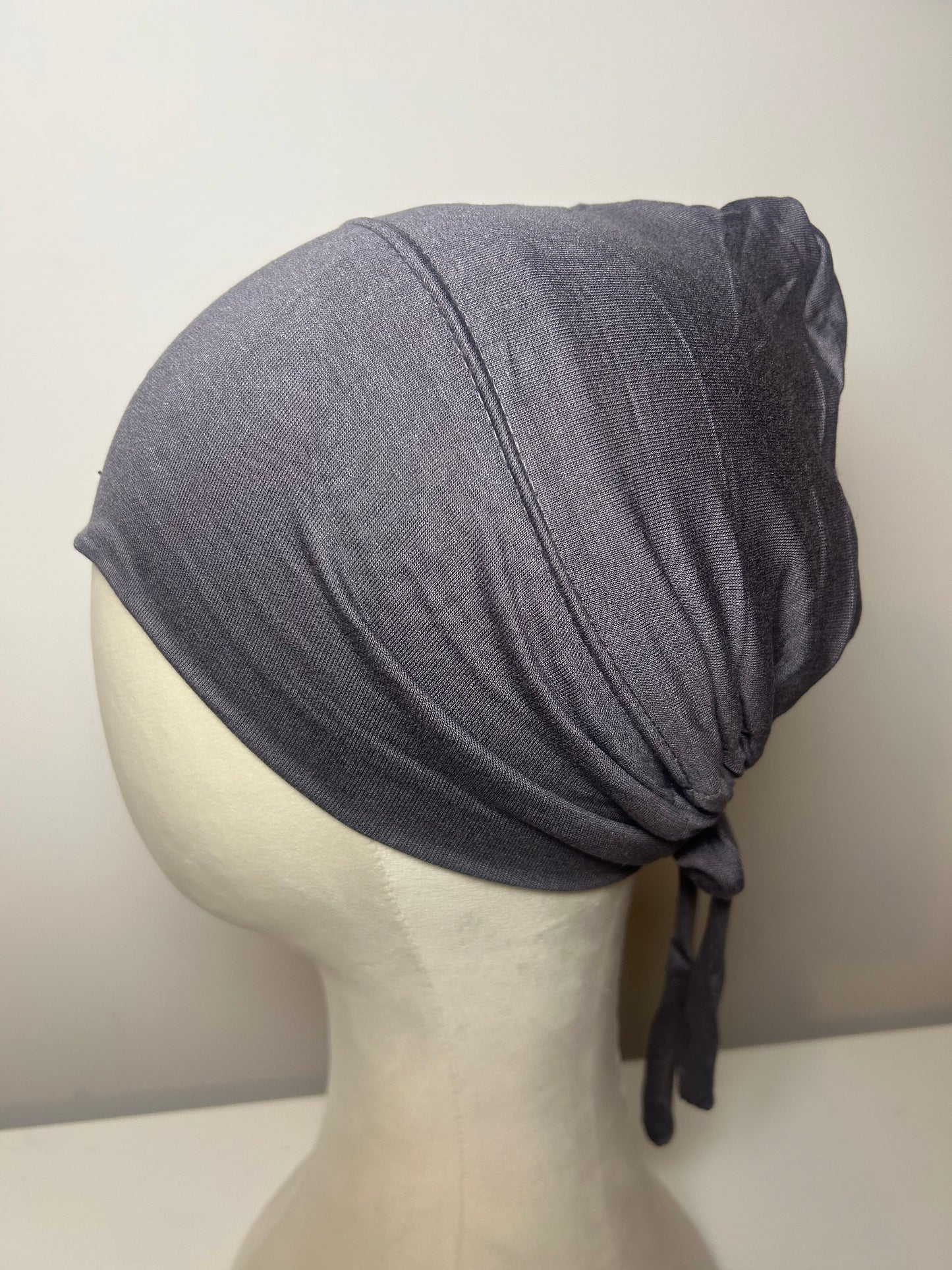 Bonnet à nouer intérieur satin