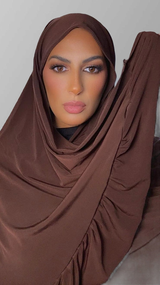 Hijab a volant marron