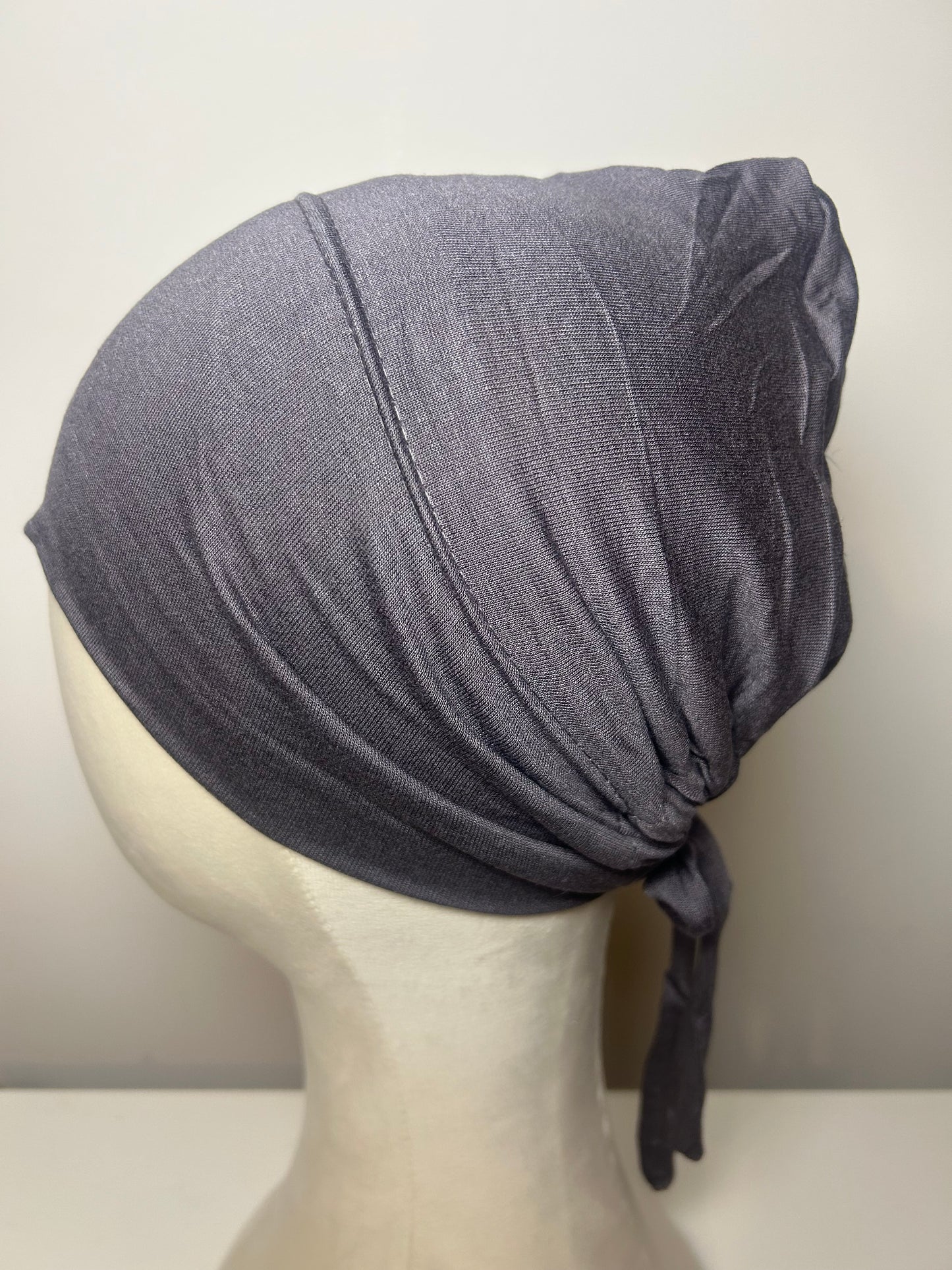 Bonnet à nouer intérieur satin